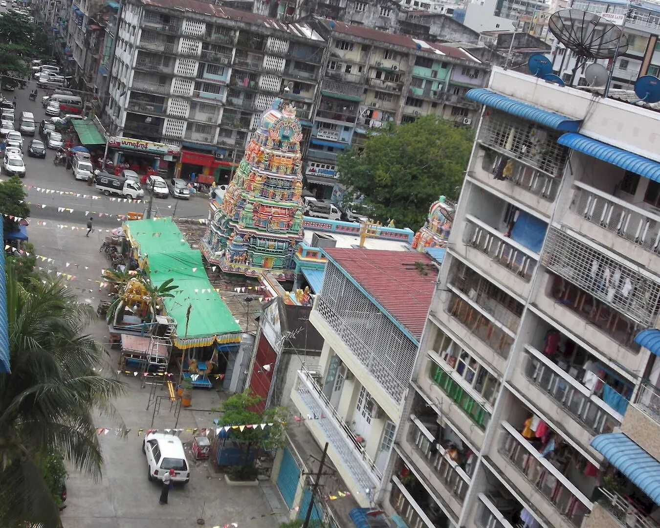 51 Hotel Yangon 3*,