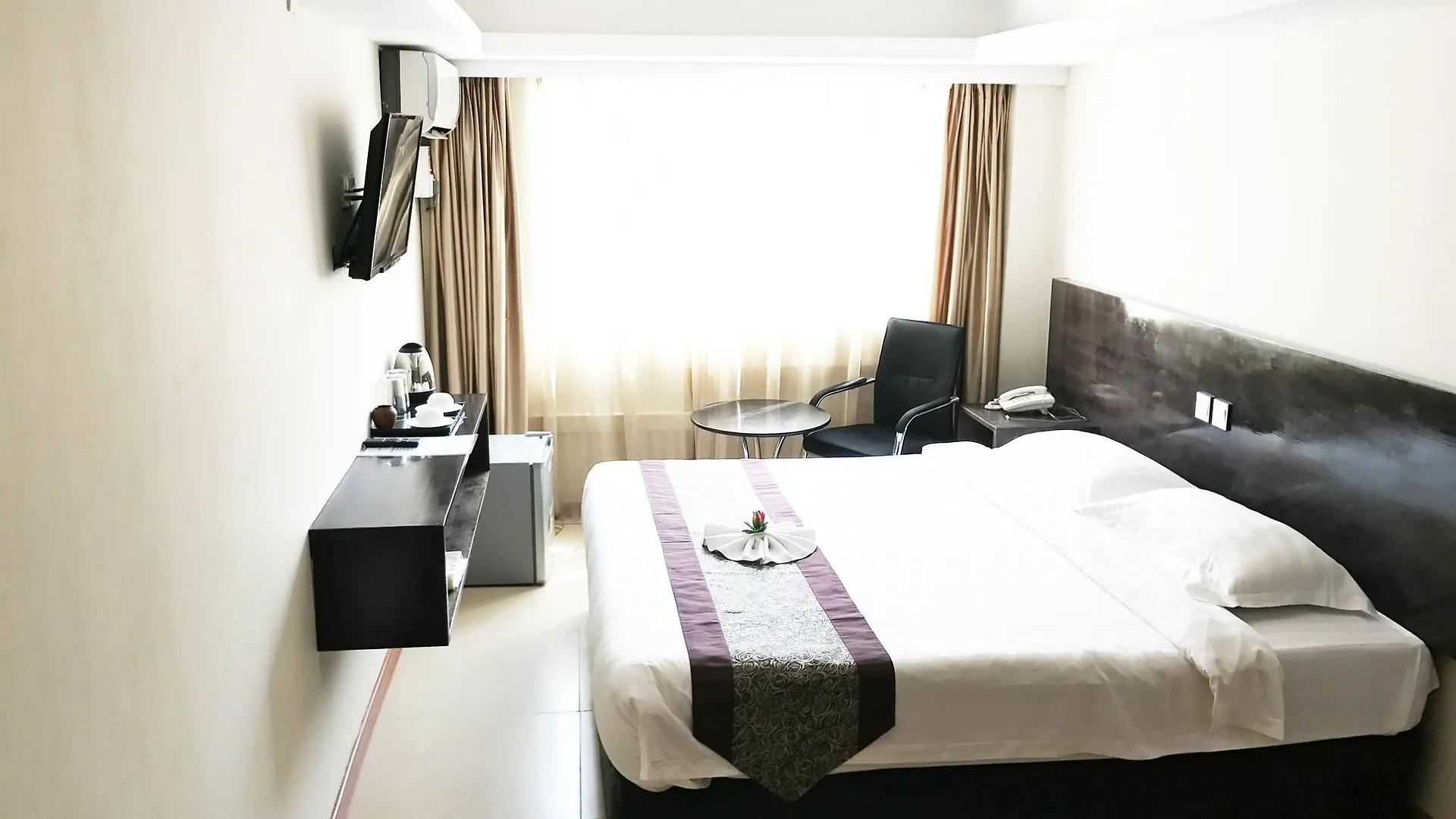 51 Hotel Yangon 3*,