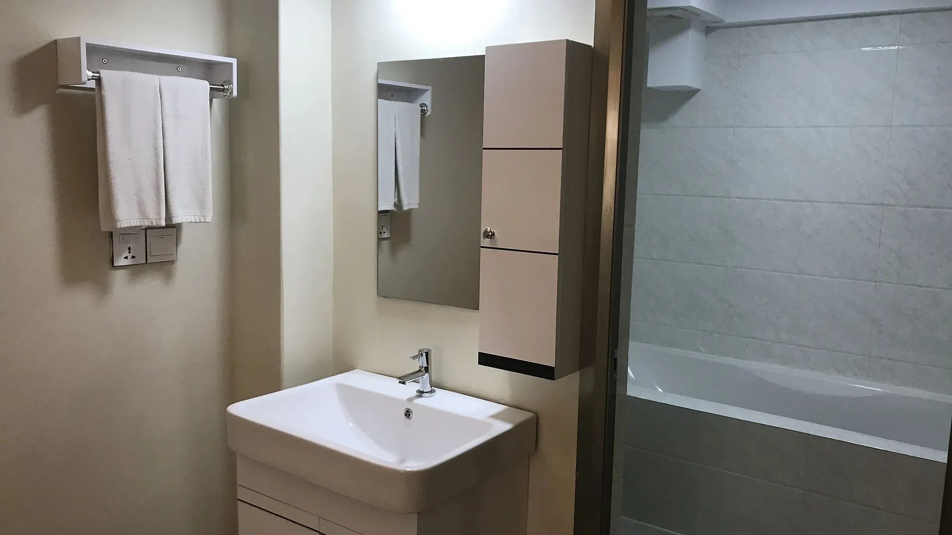 51 Hotel Yangon